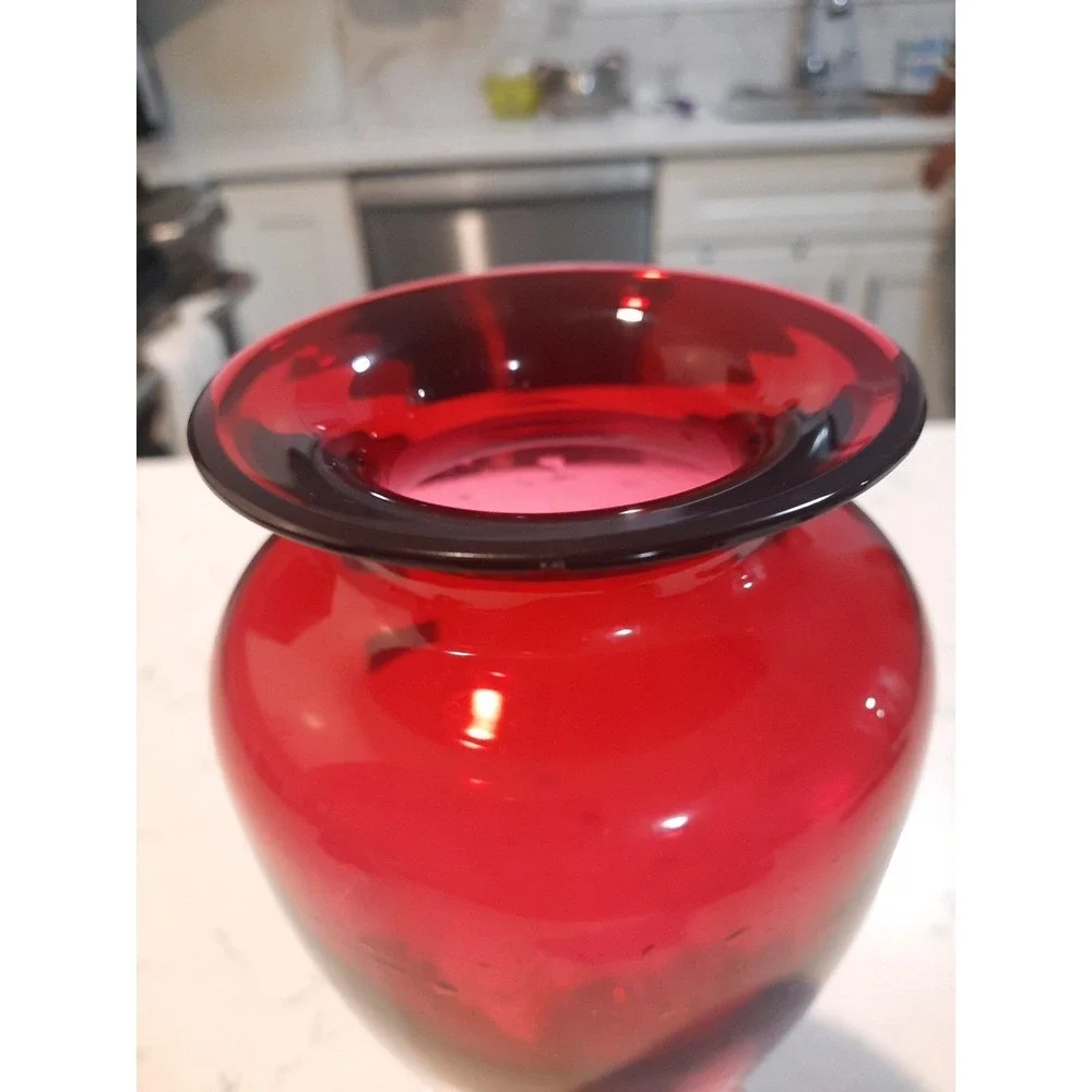 Baccarat vase has